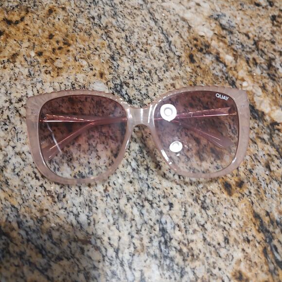 Quay Pink Oversized Sunglasses with Rose Gold Temples - Used - Picture 1 of 12